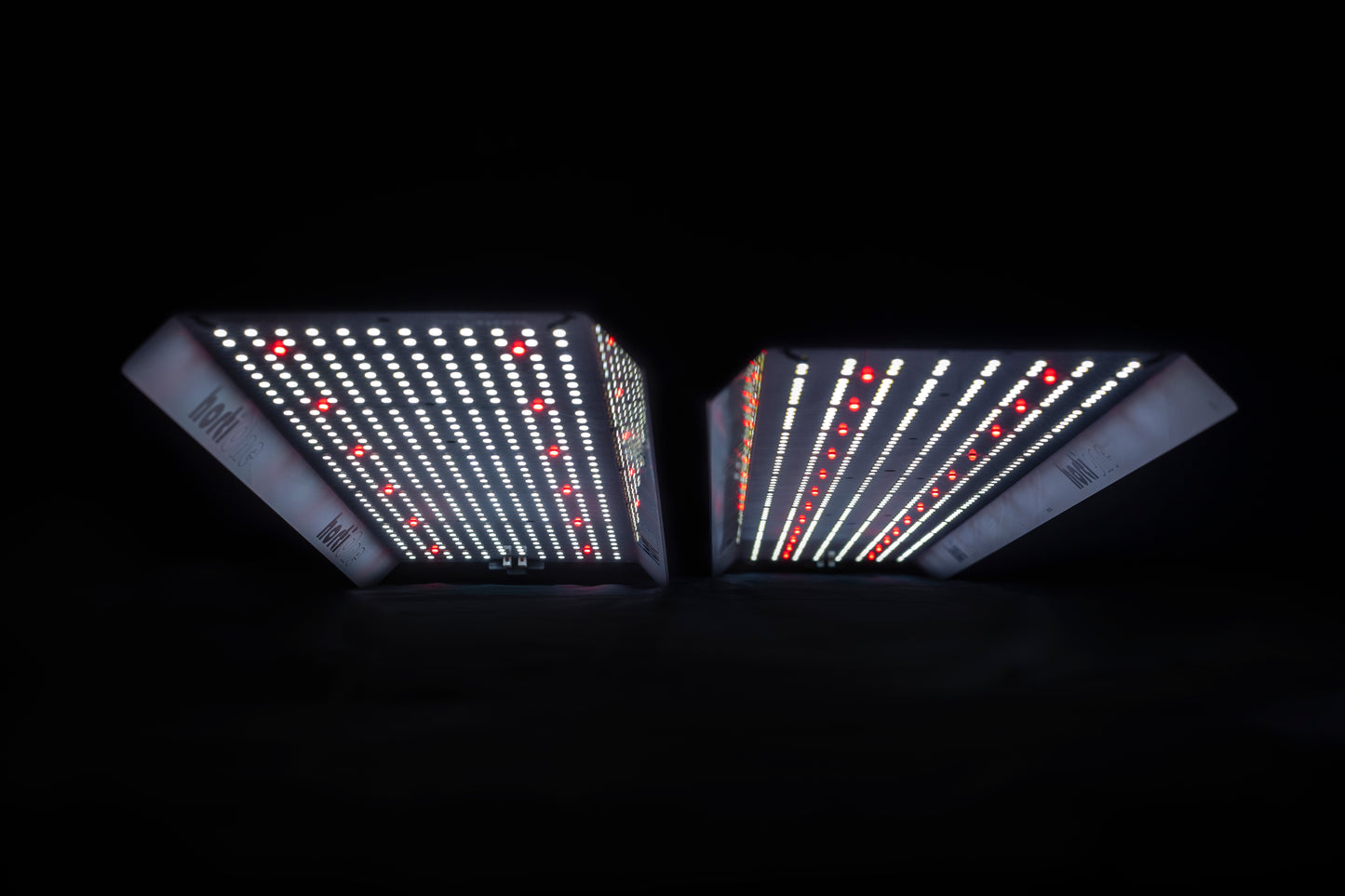 hortiONE 420 LED Grow Light 150W – Vollspektrum